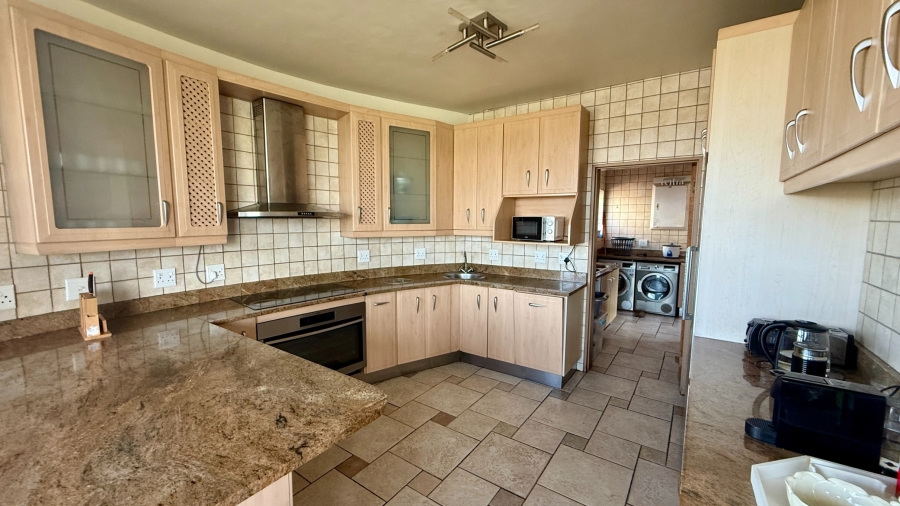 To Let 5 Bedroom Property for Rent in Sunset Beach Western Cape